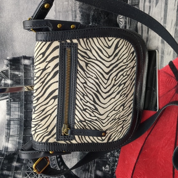 Fossil Legacy Vintage Crossbody - Picture 2 of 11